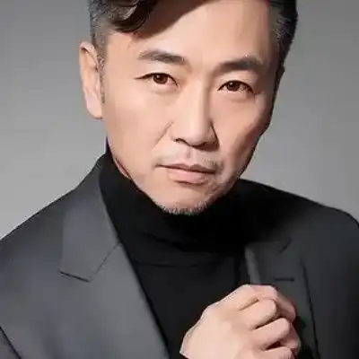 屈露霁